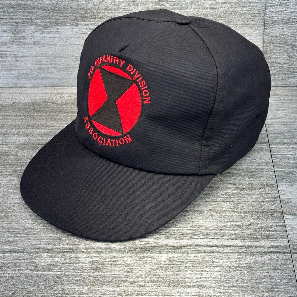 VTG USA Made 7th Infantry Association Snap Back Trucker Hat Cap Black Red Army